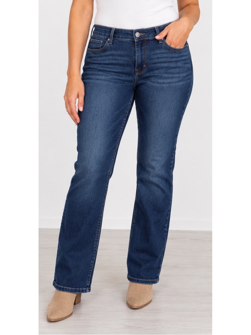 M jeans by Maurice’s Classic Slim Boot Mid Rise Jean size 16 Short